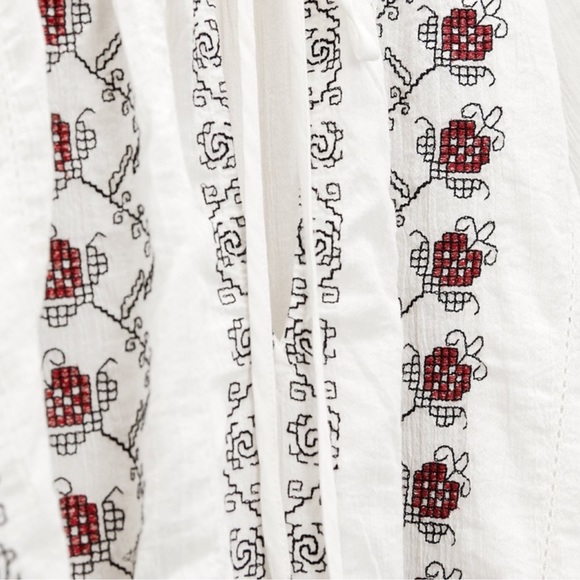 Zara Embroidered Voluminous Blouse - Picture 7 of 7